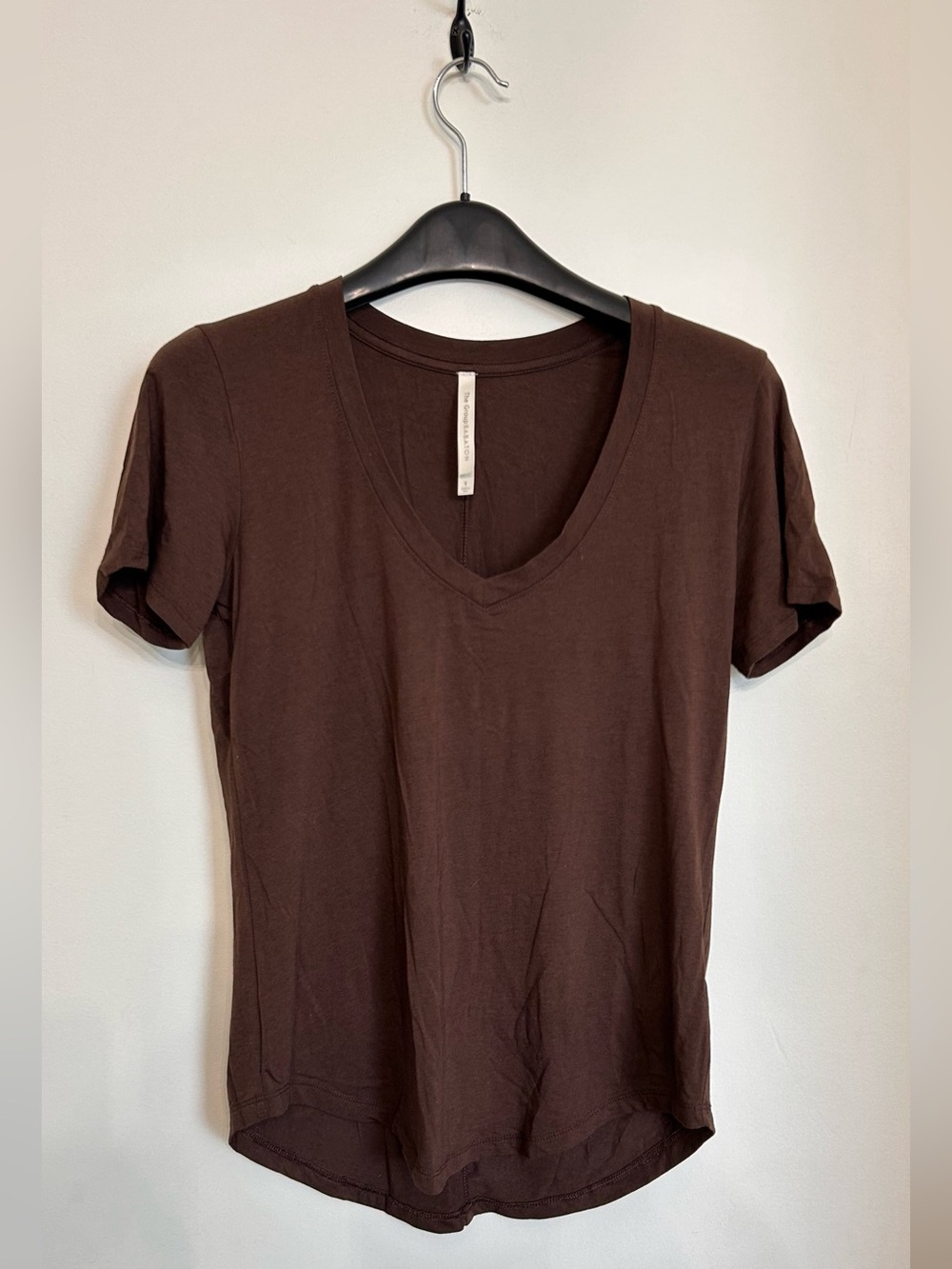 THE GROUP BABATON V NECK TEE 100% COTTON